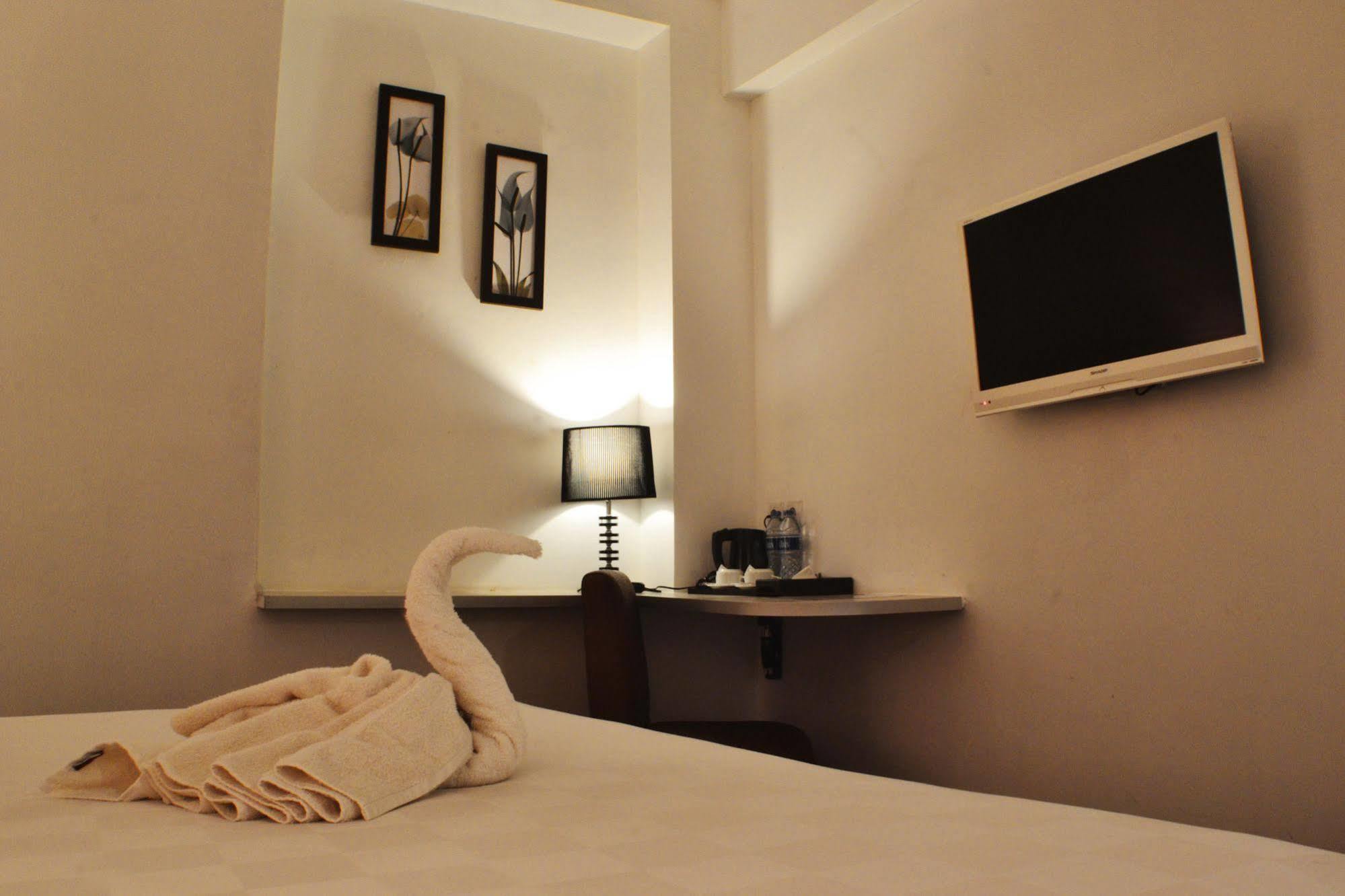 Maven Fatmawati Hotel Jakarta Exterior foto